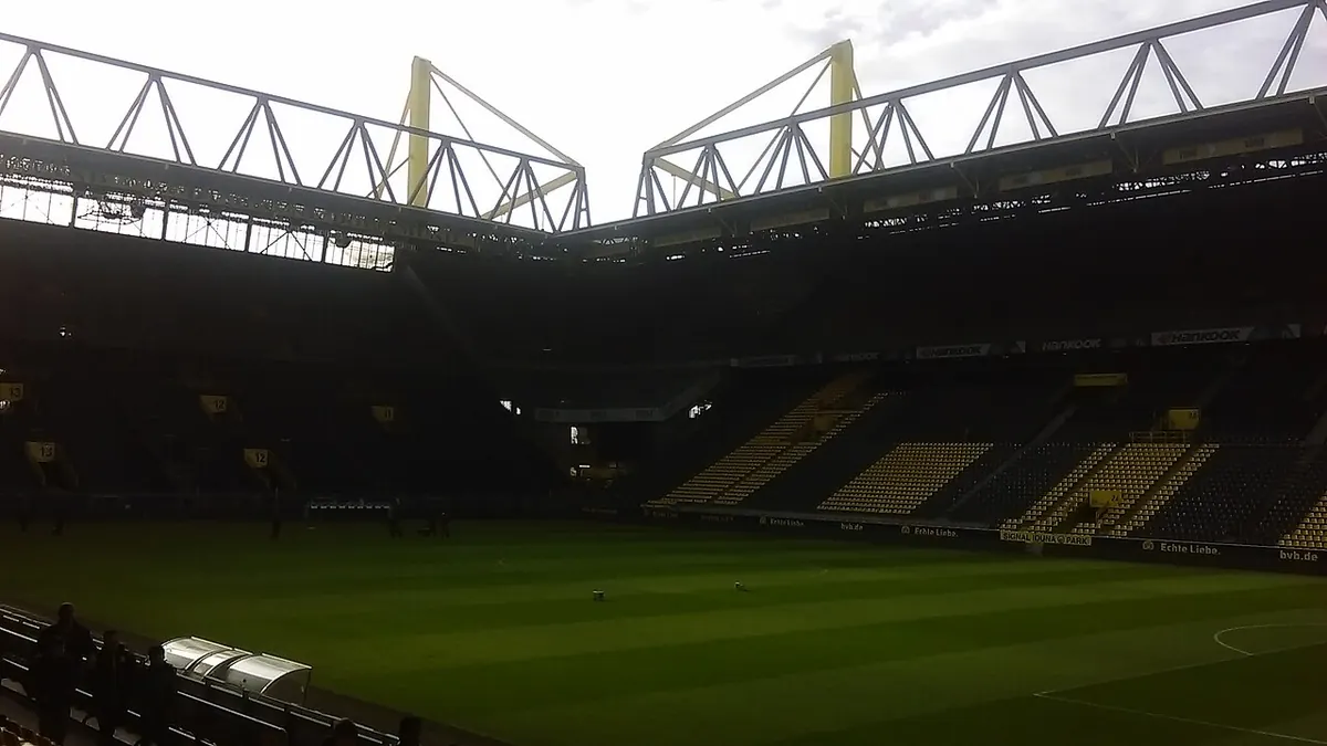 Stadion Borussije Dortmund — arhivska fotografija